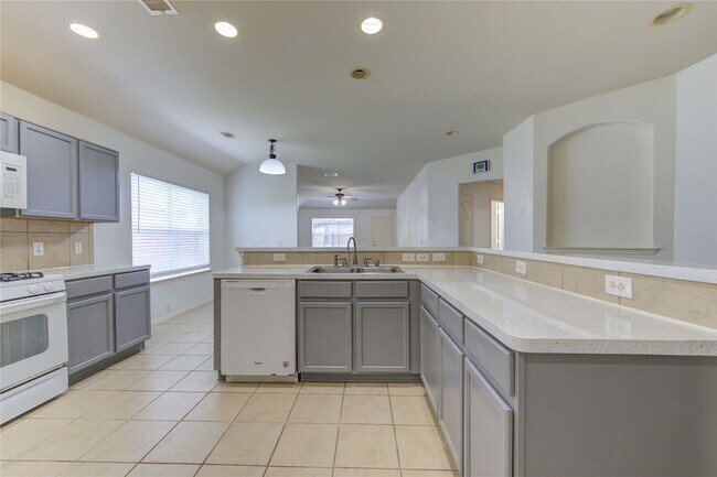 Building Photo - 14027 Coveney Dr