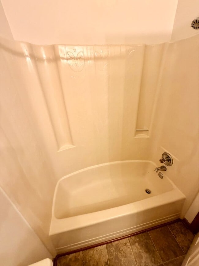 Building Photo - KEMPSVILLE LAKE