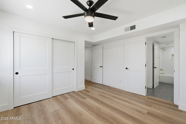 Building Photo - 2029 N Sunset Dr