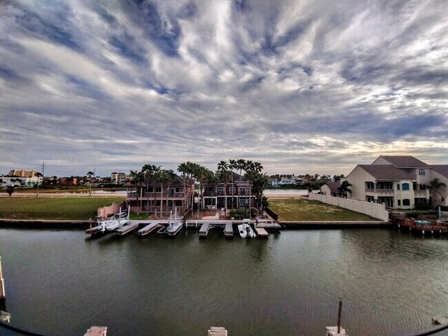 Building Photo - 6403 Padre Blvd