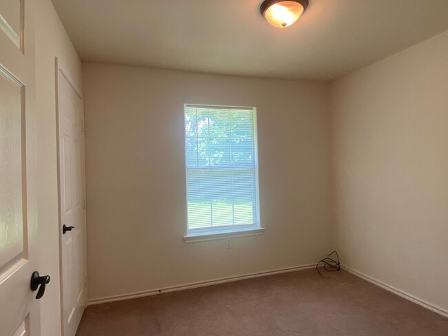 Building Photo - COZY 3 BEDROOM, BELTON ISD