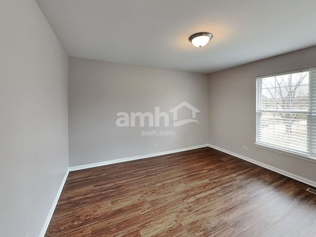 Building Photo - 2402 Wild Cherry Ct