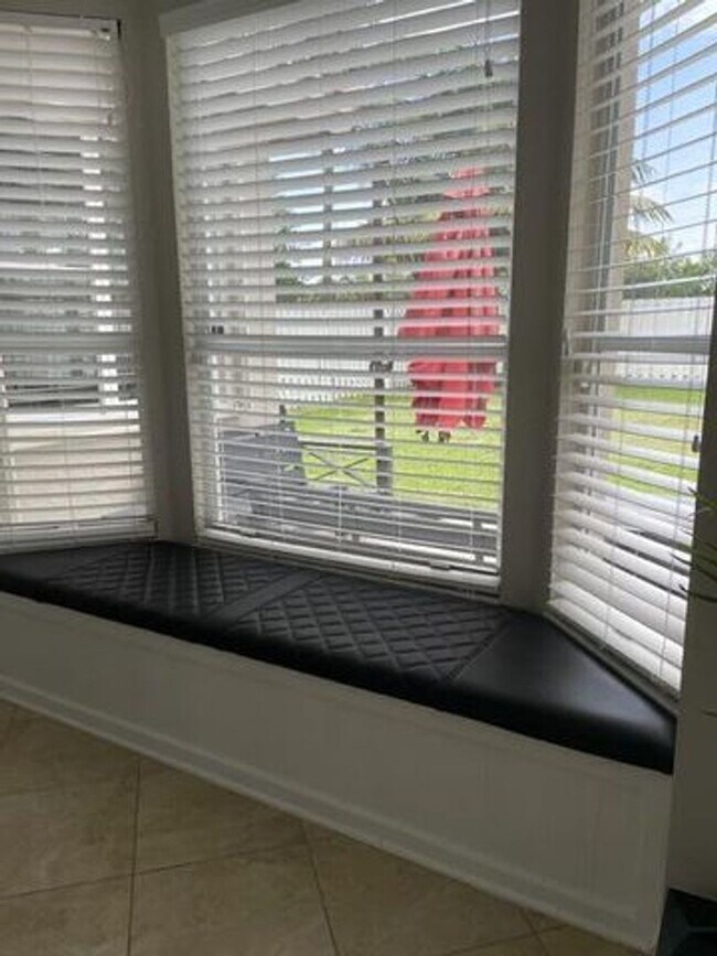 Building Photo - 7891 Manor Forest Blvd