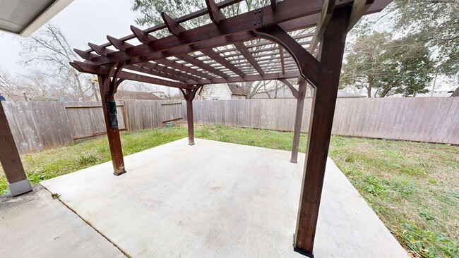 Building Photo - 7331 Parkview Dr