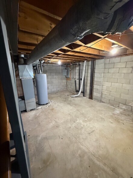 Building Photo - 3479 Westpoint Dr