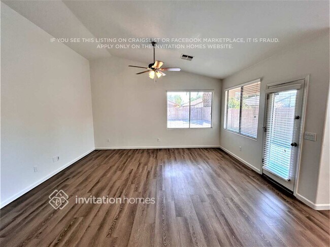 Building Photo - 12323 W Rancho Dr