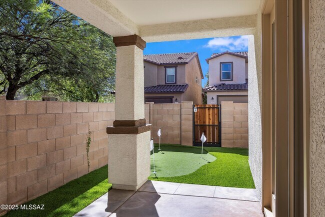 Building Photo - 2732 N Neruda Ln