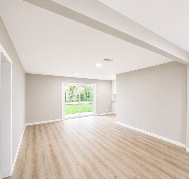 Building Photo - 5426 Greylog Dr