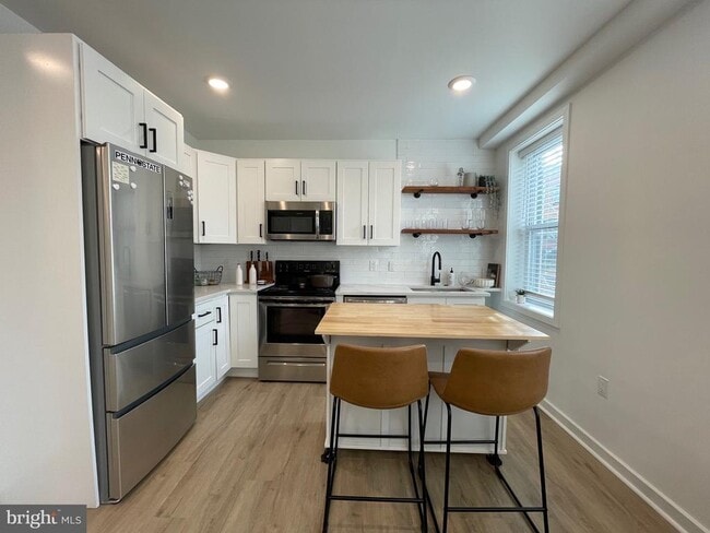 Building Photo - 630 S 19th St