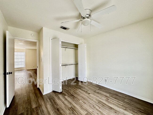 Building Photo - 10567 Starcrest Dr