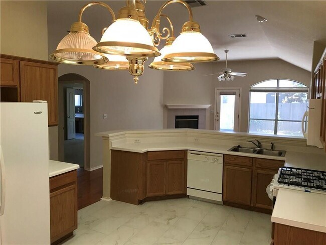 Building Photo - 10309 Broomflower Dr