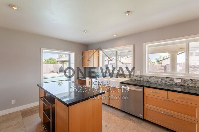 Building Photo - 1325 W Lobo Ave