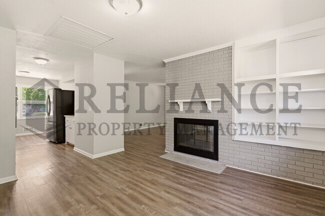 Building Photo - 730 N Chipper Ln