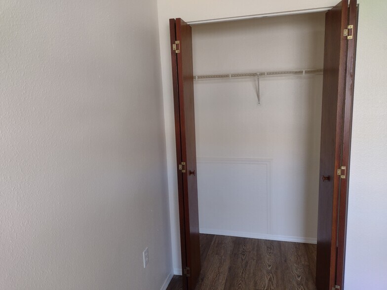 Building Photo - 7420 Pond Cir