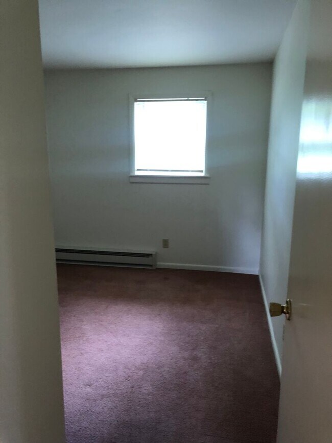 Building Photo - English Ave - 5227