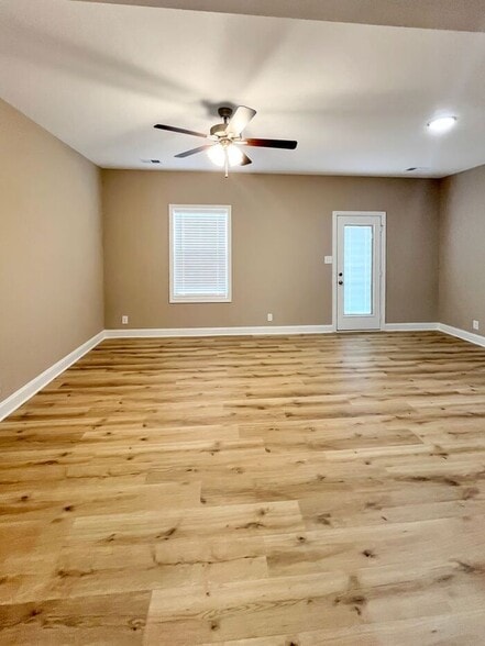 Building Photo - 3385 Polly Dr