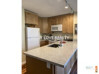 Building Photo - Beautifully remodeled 1 Bed 1 Bath Partial...