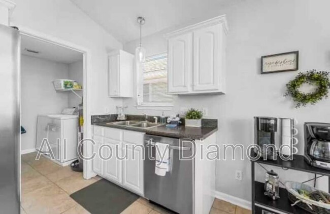Building Photo - 11721 Sand Castle Ln