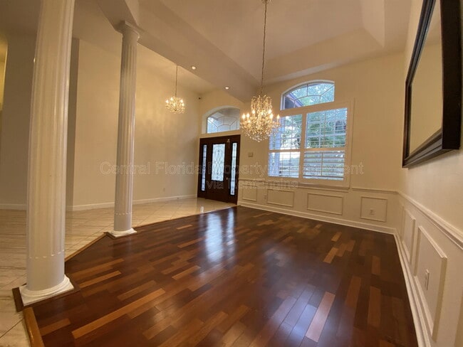 Building Photo - 5614 Craindale Dr