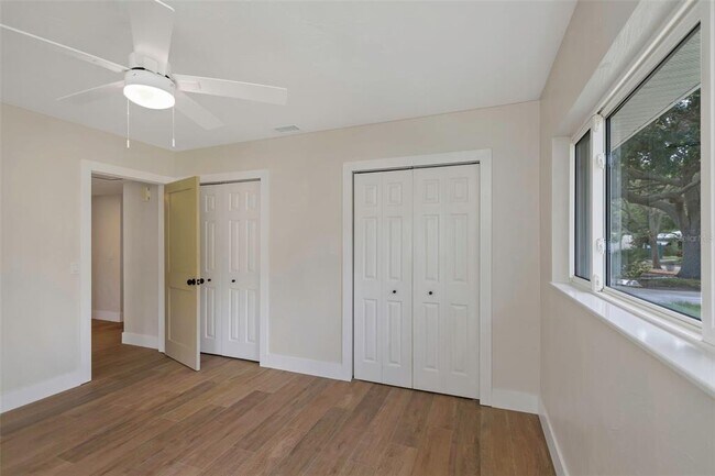 Building Photo - 245 Grove Cir N