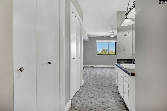 Building Photo - 1825 St Julian Pl