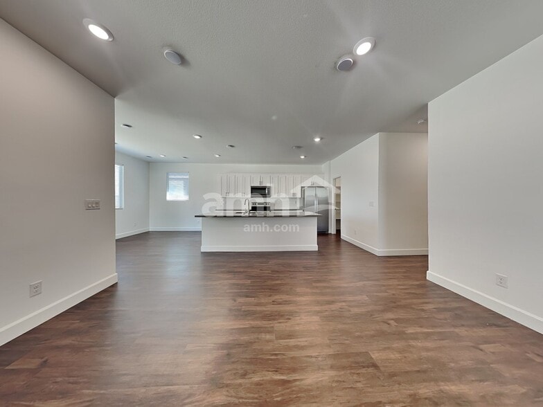 Building Photo - 4848 Blushing Star St