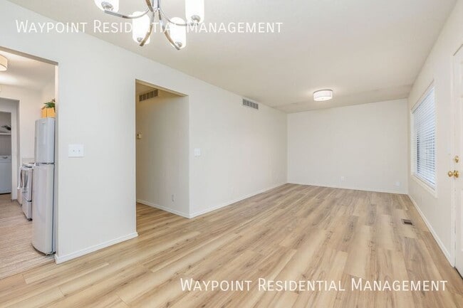 Building Photo - 1629 S Manitou Ave