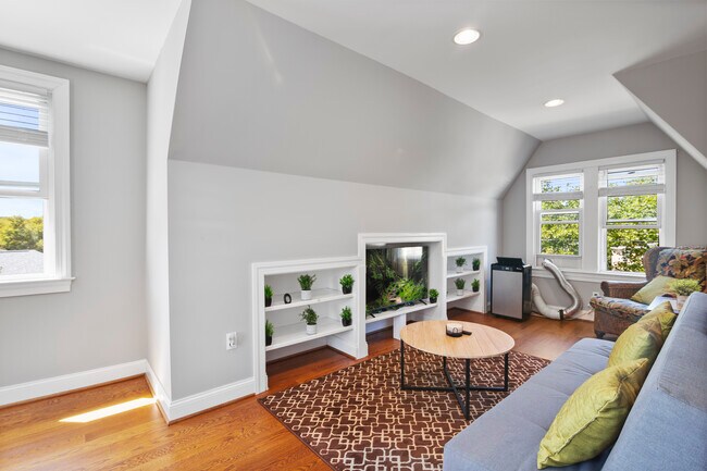 Building Photo - 829 Cinnaminson Ave