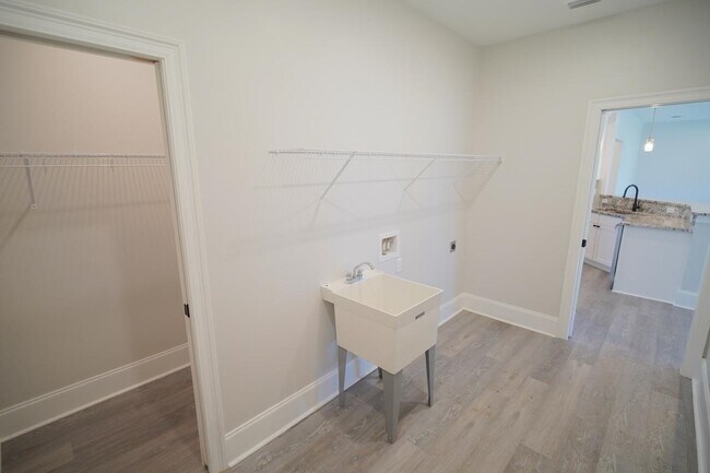 Building Photo - 3846 Arbor Dr