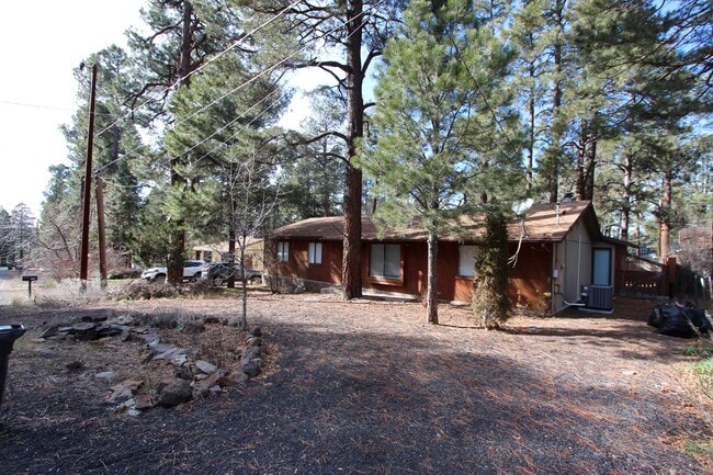 Building Photo - Fully Furnished 4-Bed Home in Kachina Village with Bonus Rec Room