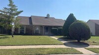 Building Photo - 512 Justice Dr