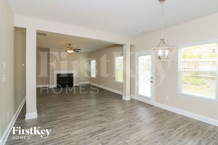 Building Photo - 127 Lookout Way