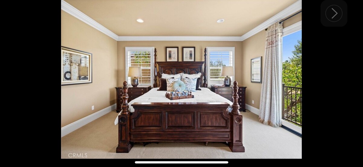 Building Photo - 19668-19663 Three Oaks Ln