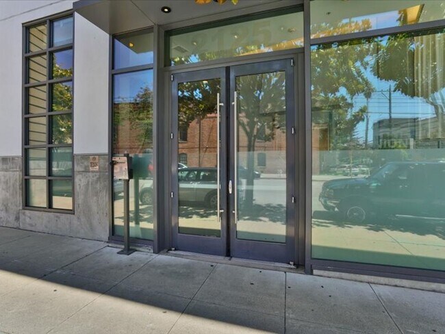 Building Photo - 2125 Bryant St