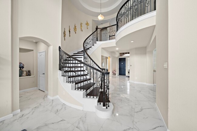 Building Photo - 3627 Grand Prom