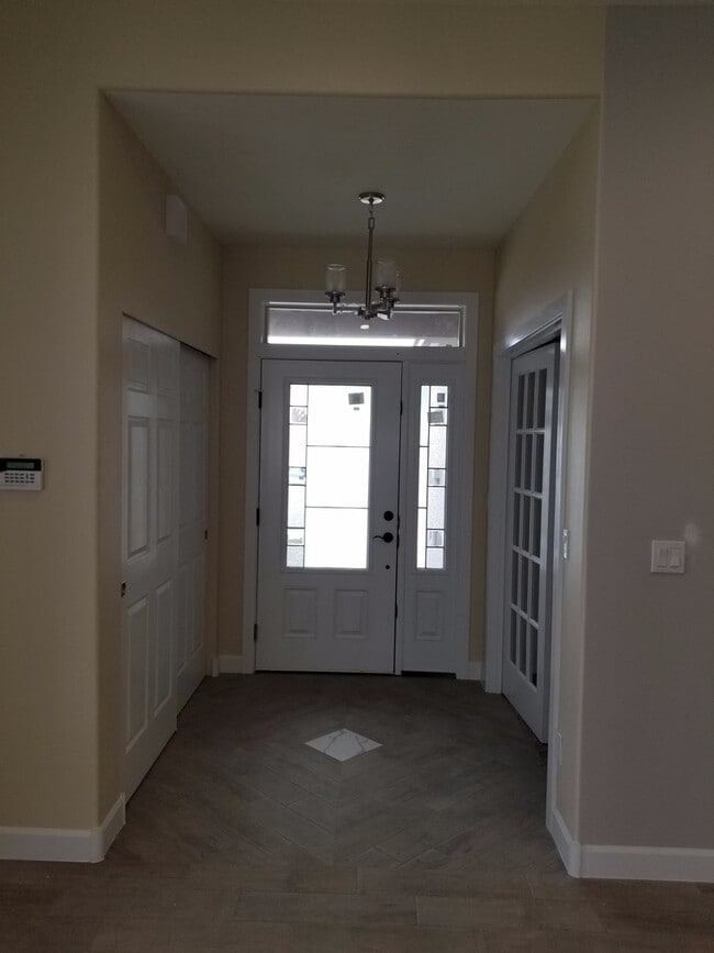 Building Photo - Occupied, do not disturb tenants. West Valley 3 bedroom 2.5 bath plus an office,  custom built re...
