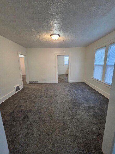 Building Photo - 711 Wertz Ave SW
