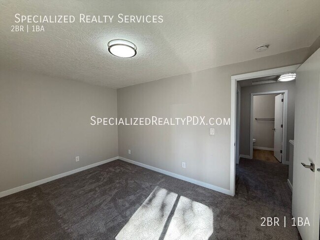 Building Photo - 5117 SW 62nd Ave