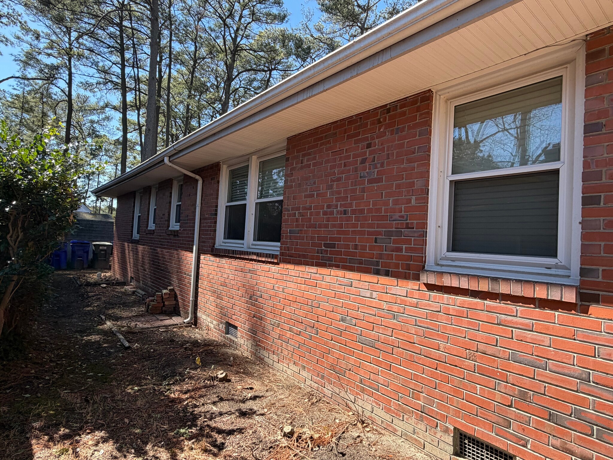 Building Photo - 161 Blades St