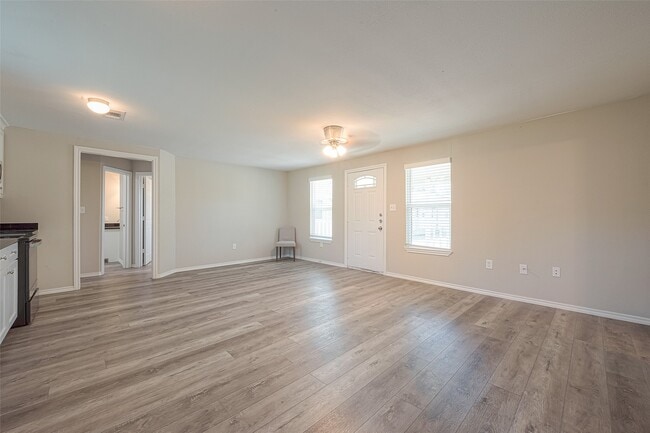 Building Photo - 1547 Garden Rd