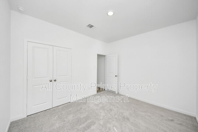 Building Photo - 3029 Avenida Sonoma Dr