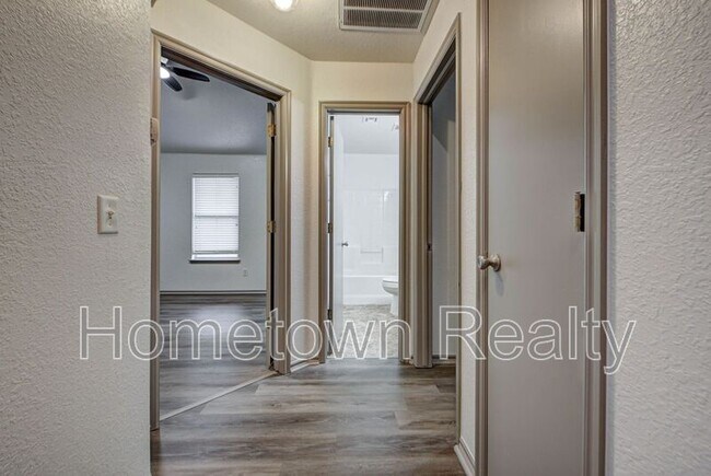 Building Photo - 16416 Oconee Creek Dr