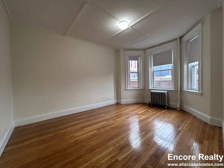 Building Photo - 1179 Boylston St
