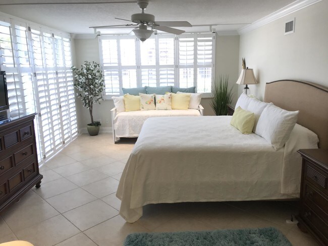 Building Photo - 500 Ocean Dr