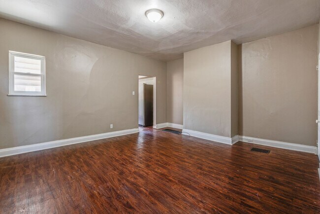 Building Photo - Available JULY 2026 - Spacious 3 Bedroom, 1.5 Bath w/ City Views!