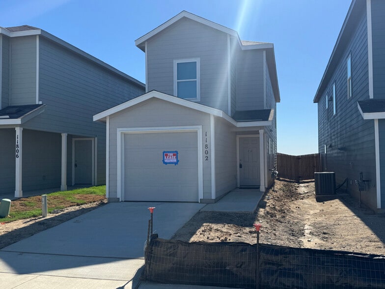 Primary Photo - 11802 Bluebell Rdg