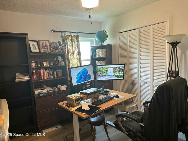 Building Photo - 574 Dianne Dr