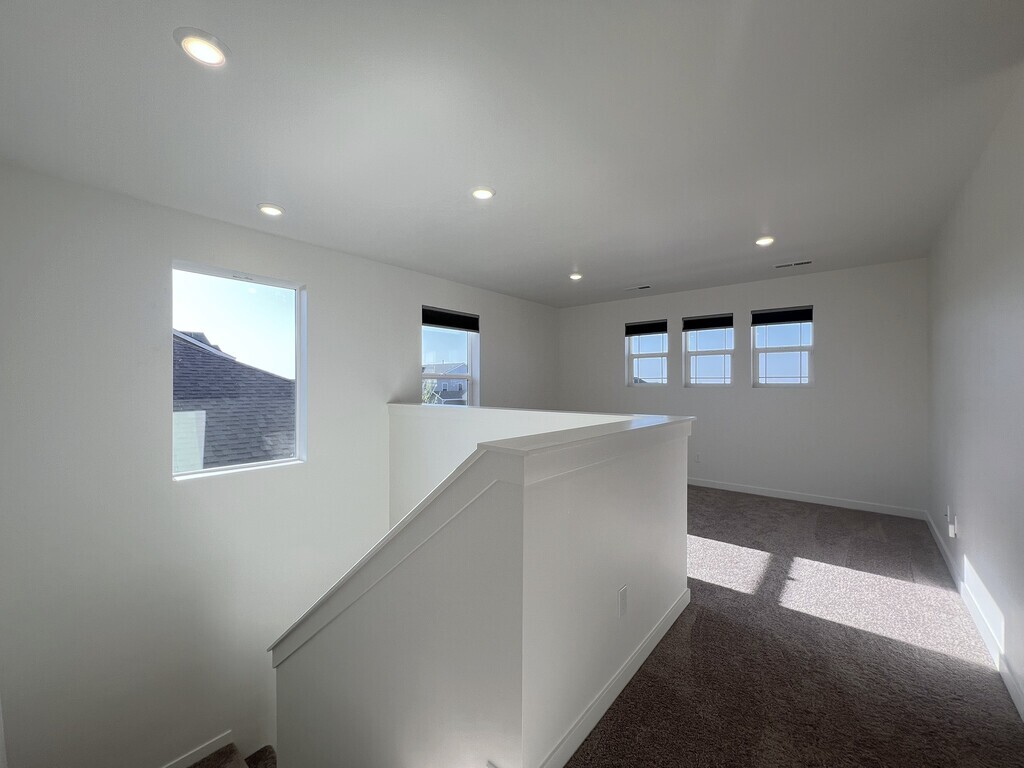 Building Photo - 441 W Learmont St