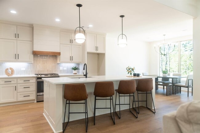Building Photo - 141 Ridgeview Trl