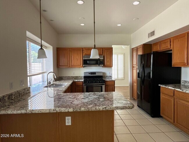 Building Photo - 5922 W Gary Dr